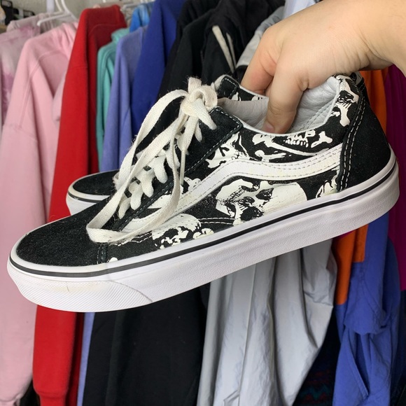 vans old skool skeleton
